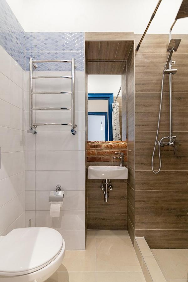 Leogrand Three Bedrooms Vip Apartments On Kniazia Romana 12 リヴィウ エクステリア 写真