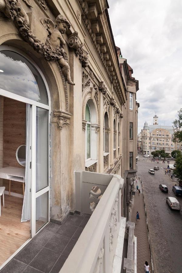 Leogrand Three Bedrooms Vip Apartments On Kniazia Romana 12 リヴィウ エクステリア 写真