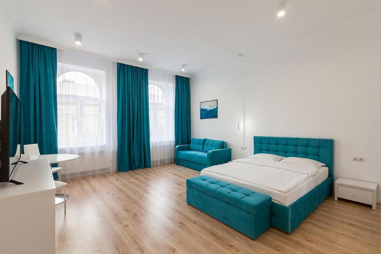Leogrand Three Bedrooms Vip Apartments On Kniazia Romana 12 リヴィウ エクステリア 写真