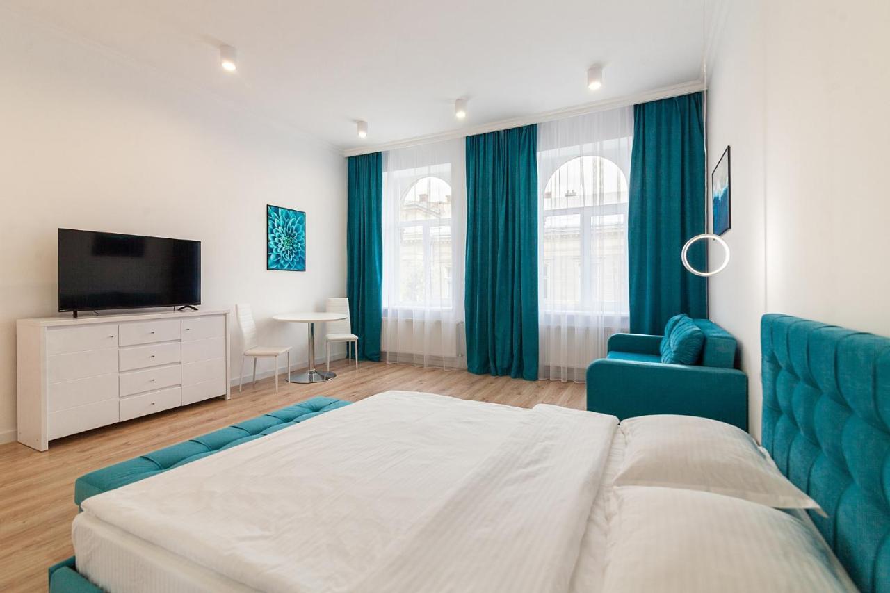 Leogrand Three Bedrooms Vip Apartments On Kniazia Romana 12 リヴィウ エクステリア 写真