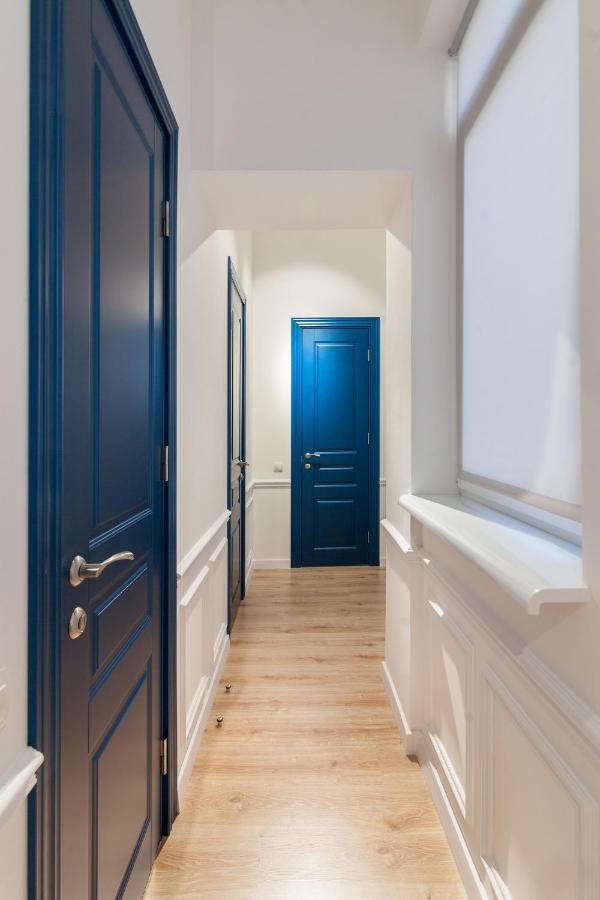 Leogrand Three Bedrooms Vip Apartments On Kniazia Romana 12 リヴィウ エクステリア 写真